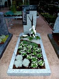 Grosste Mustergraberausstellung Unterfrankens Friedhofsdekorationenallerheiligen Grosste Mustergraberausstellung Unterfran Bepflanzung Pflanzen Friedhofs Blumen