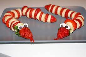 Originelle bastelidee für gesunde ernährung bei kindern. Obst Und Gemuse Schnitzen Kreative Ideen Und Anleitungen Fur Jeder Deko Gesund Obstfiguren Anfanger Ess Vegetable Animals Kids Meals Fun Snacks For Kids