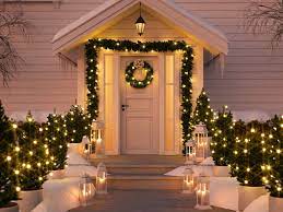 The furniture, throw pillows, accessories and decor items all blend harmoniously which gives a very inviting look. 20 Chic Outdoor Christmas Decorations Family Handyman