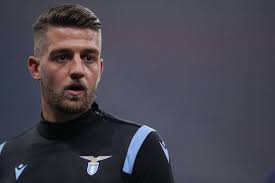Video: WWE Superstar Proposes to Exchange Custom Mask for a Kit With  Lazio's Sergej Milinković-Savić