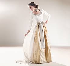 Eine tracht (von althochdeutsch draht(a), mittelniederdeutsch dracht „das, was getragen wird oder „die art, wie es getragen wird) ist die gesamte ausstattung, die aus modischen gründen oder zur bewahrung von brauchtum am körper getragen wird. Hochzeit Trachten Greif