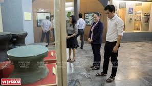 Công ty tnhh tmdv và ttnt thái bình dương, là công ty chuyên sản xuất đồ gỗ và trang trí nội thất cho các căn hộ cao cấp, biệt thự, lâu đài, cao ốc, nhà hàng và khách sạn. Hai Báº£o Váº­t Quá»'c Gia á»Ÿ Báº£o Tang Binh DÆ°Æ¡ng Bao áº£nh Viá»‡t Nam