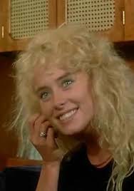 Roxanne: The Prize Pulitzer_购票_剧情介绍_演职人员_图集-猫眼电影