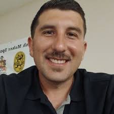 I compared Amazon vs Costco salmon sushi. The color with Amazon is much  better and you can see the fat stripes. Tried Costco first. I'm getting  this weird chemical smell, almost kind