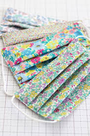 These 5 free face mask patterns use easy to find fabrics and can be sewn up in just a few minutes. Quick And Easy Diy Fabric Face Mask Diary Of A Quilter A Quilt Blog