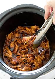 Poulet Barbecue A La Mijoteuse En 2020 Poulet Barbecue Poulet Cuit Recette Facile