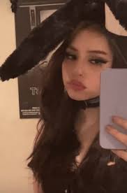 If you are looking for discord pfp then you've come to the right place. 230 Gif Pfp Ideas In 2021 Girl Gifs Bad Girl Aesthetic Aesthetic Gif