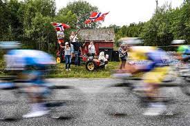 This is an experience to feed the reindeer in the. Arctic Race Of Norway Tromso Tromso Kommune Og Arctic Race Amatormessig Handtert