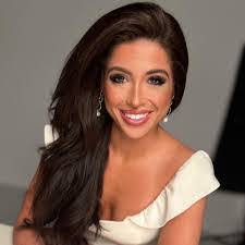 Amanda Mayton's Instagram, Twitter & Facebook