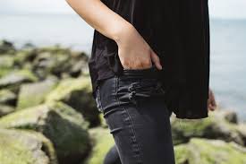Berikut liputan6.com rangkum dari berbagai sumber, senin (9/12/2019) beberapa cara menghilangkan jamur pada pakaian dengan bahan alami. Kalau Kamu Pakai Cara Perawatan Ini Celana Jeans Hitam Gak Luntur