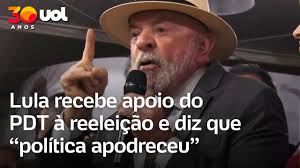 Lula recebe apoio do PDT, critica EUA e diz que 'política apodreceu'