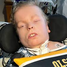 Angela Toms's Instagram, Twitter & Facebook