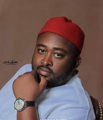 Join me wish dis man here a happy birthday May u blow candles 🕯