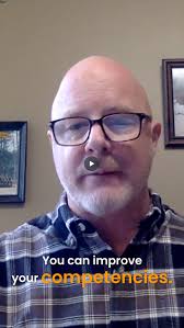 Give Chris Rogers 60 seconds, and he'll , dispel this toxic leadership  myth. , Lessons from the guy who:, 💥 teaches leadership for 𝐒𝐢𝐦𝐨𝐧  𝐒𝐢𝐧𝐞𝐤 Inc, 💥 𝐭𝐚𝐮𝐠𝐡𝐭 𝐀𝐫𝐦𝐲 𝐨𝐟𝐟𝐢𝐜𝐞𝐫𝐬 how to lead 😮,  💥 developed ...