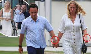 Ant mcpartlin and declan donnelly discover they are distantly related. Declan Donnelly Brings Ali Astall And Isla To Dinner With Ant Mcpartlin And Anne Marie Corbett Daily Mail Online
