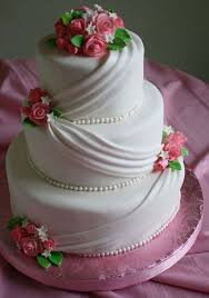 Cakes should be good enough to eat and there is no limit to what you can do to make something look both definitely love buttercreme, you can do everything with it, like with anything it takes practice, i will not cover my smooth buttercreme with fondant! Simple Fondant Wedding Cake Design