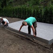 Rasenkante Aus Metall Einbauen Videoanleitung Obi Rasenkanten Rasenkante Metall Rasen