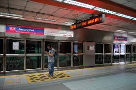 The incident was said to have happened at approximately 8.45pm on monday (24 may) in a tunnel between klcc lrt station and kampung baru lrt station. Weegwlc8c8rj7m
