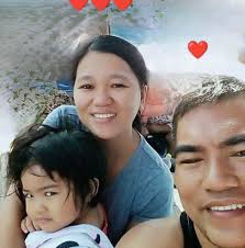 TINGNAN: Isang malaking punong-kahoy ang humambalang sa Sitio Malusak, Bgy.  Buyabod sa bayan ng Santa Cruz pasado alas-dose ngayong tanghali, Huwebes.  Maswerteng walang motoristang dumaraan nang ito ay natumba ngunit nasabitan  ang