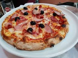Sustantivo de género exclusivamente femenino, que lleva los artículos la o una en singular, y las o unas en plural. Napolitana Guimaraes Restaurant Reviews Photos Phone Number Tripadvisor
