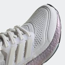 For contrast we see a grey heel counter, a. Adidas Ultraboost 21 Laufschuh Weiss Adidas Deutschland