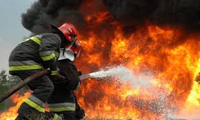 De asemenea, au fost trimise în sprijin 6 echipaje de stingere de la isu sibiu. Incendiu Puternic La O FabricÄƒ De Condimente Din Alba Iulia Video