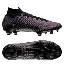 Dit is de nieuwe 'shine through' collectie van nike. Nike Voetbalschoenen Bestel Nike Voetbalschoenen Nu Bij Unisport