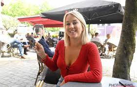 Kat stuurde haar zus lyn dronken op date. Onherkenbaar Zo Heb Je Kat Kerkhofs Nog Nooit Gezien Redactie24