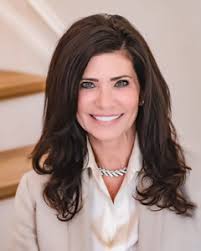 Tina Halstead's Instagram, Twitter & Facebook