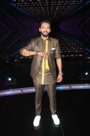 Punit pathak says naacho toh dil se naacho and we agree! Choreographer Punit Pathak Shares Engagement Ceremony Photos