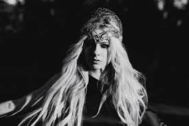 Avril Lavigne No Twitter Tell Me It S Over Https T Co I9ug59d5rd Twitter