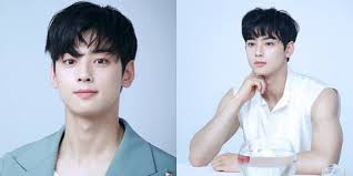 Apalagi hidungnya yang terlihat indah. 8 Potret Ganteng Cha Eun Woo Kini Punya Tubuh Lebih Berisi Kekar Kapanlagi Com