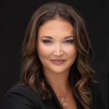 Get advice from a long-time bridal owner and Poppy advisor, Janice Yoder, 