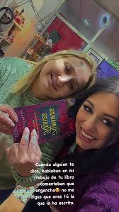 Cuando alguien me cuenta que en su trabajo hablaban del libro Romances  reales , que engancha, y me dicen, no me digas que lo has escrito tú.