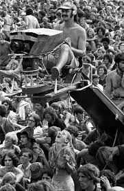 Black And White Woodstock 30 Rare And Amazing Black And White Photographs Of The 1969 Woodstock Festival Taken By Baron Wolman Woodstock Festival Woodstock 1969 Woodstock Photos
