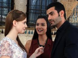 Hayatı aslen de kayserili olan murat ünalmış, 1981'de çocukluğunun da geçtiği kayseri'de doğdu. Love Is In The Air Tv Series Yer Gok Ask