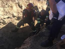 Bărbatul a fost preluat de medici și dus la spital. Necinstit Potrivit Fezabilitate Ingropat De Viu Euro Nunta Ro