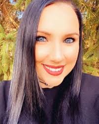 Laura Burlingame's Instagram, Twitter & Facebook