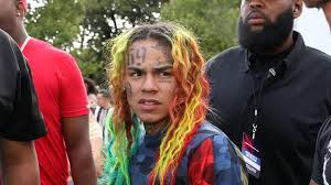 Lil' reese and tekashi 6ix9ine have been beefing online for quite some time, including an incident where the two rappers appeared on instagram live talking smack to each other. 6ix9ine Gets Into Heated Exchanges With Lil Reese 600 Breezy On Ig Live