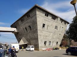 岡田 斗 司 夫 家