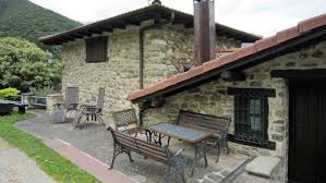 El bosque es una posada rural de madera y piedra situado en un precioso mirador de los picos de europa. Las Mejores Casas Rurales En Pueblos Espectaculares Y Sin Masificacion