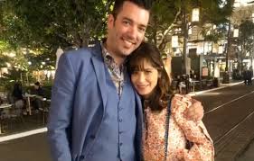 Jonathan scott on quarantining with girlfriend zooey deschanel: Jonathan Scott And Zooey Deschanel Honored The Anniversary Of When They First Met