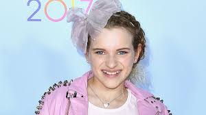 Sabre Norris shares her most important friendship rule: 'Not everyone's  perfect'