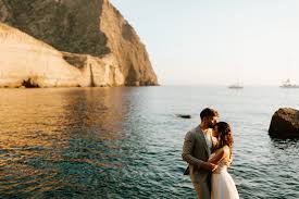 Valentina & jonathan hanno da sempre sognato di sposarsi in un posto speciale, circondati dalle persona a cui vogliono più bene… e così è stato: Matrimonio In Spiaggia In Sicilia 10 Cose Da Sapere Sicilian Wedding And Event