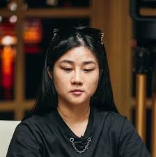 Elizabeth Chen's Instagram, Twitter & Facebook