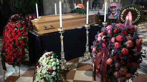 Fans were then invited inside to file past the coffin and pay tribute, before the start of the private funeral. Niki Lauda Laid To Rest After His Funeral At St Stephen S In Vienna