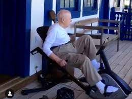 Cola morreu na noite de ontem aos 97 anos de causas naturais em cachoeiro de itapemirim (es). Coluna Social Helio Dorea Folha Vitoria