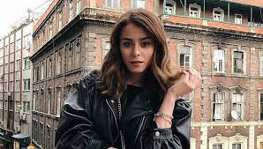 Story'lerimde izleyenler görmüştür bu hafta @bestoss ve çoook enerjik bir ekiple. Ilayda Alisan Kimdir Masumiyet Dizisi Ela Yorum Guncel