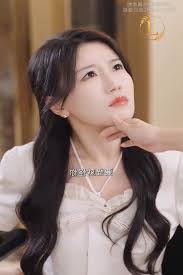 Jo Meloni's Instagram, Twitter & Facebook