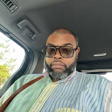 To the men grinding in silence keep going. Ain't nobody clapping for you  now, but they'll watch when you win. Protect your peace, stack your bread,  and move like a king in